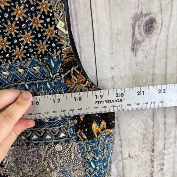 Vintage women’s patchwork fully beaded embroidered vest large - Picture 7 of 8